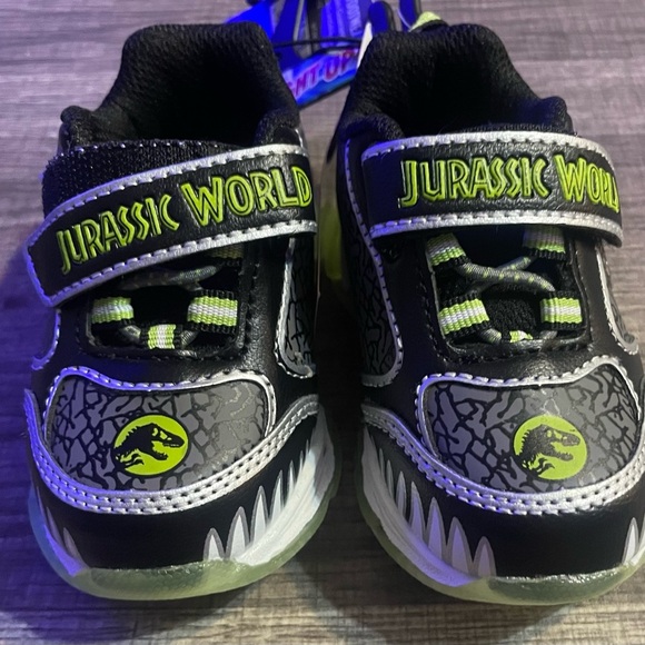 2 pairs of Toddler Boy’s size 5 light-up sneakers! NWT! - Picture 10 of 14